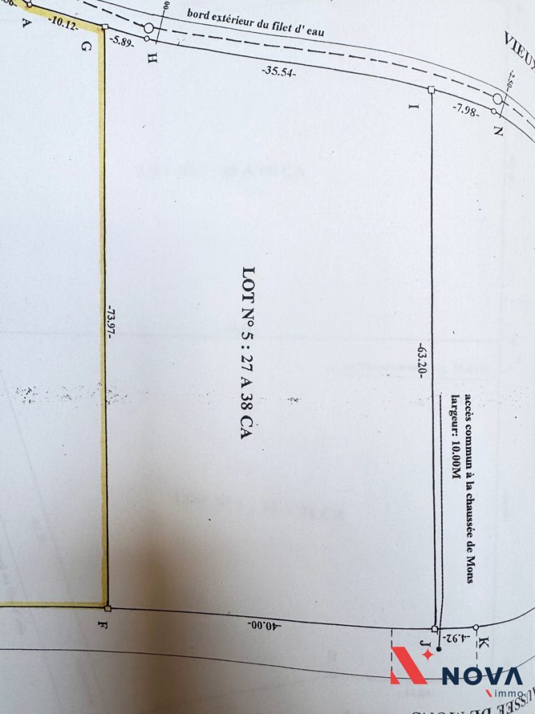 6990534_69692292.jpg